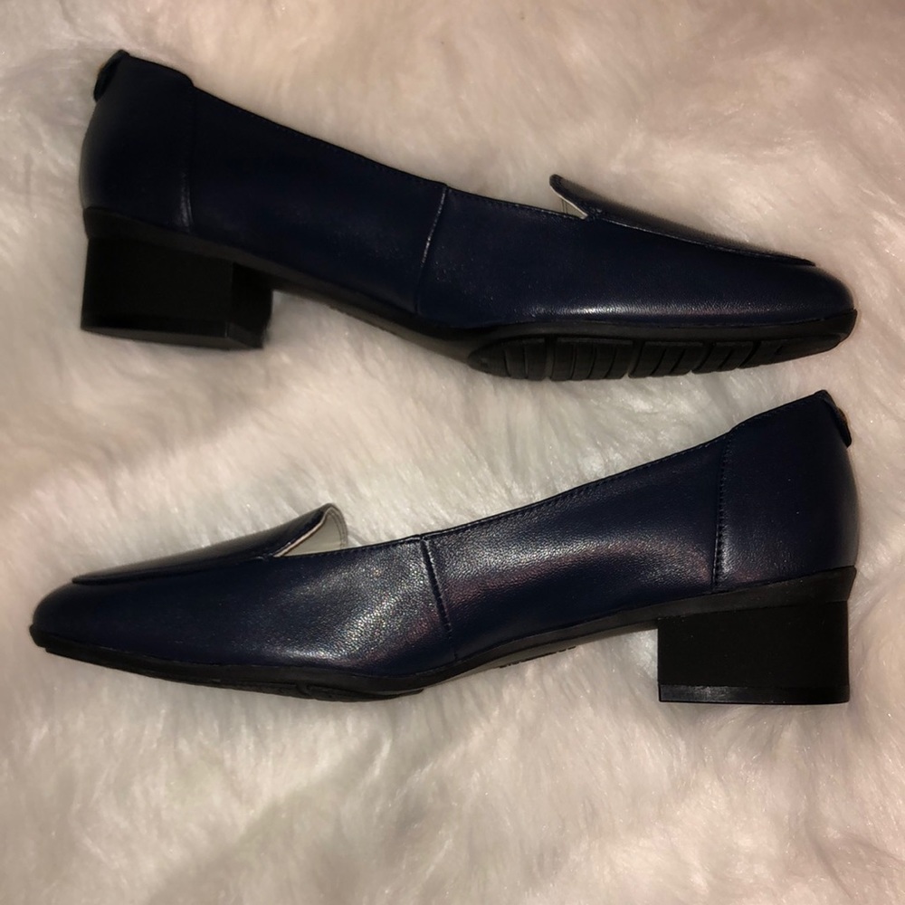 NWT Navy Blue dress shoes